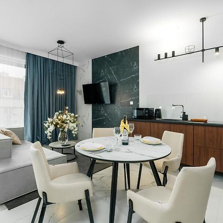 Apartments Poznan Chwaliszewo Residence With Free Garage By Noclegi Renters Exteriör bild