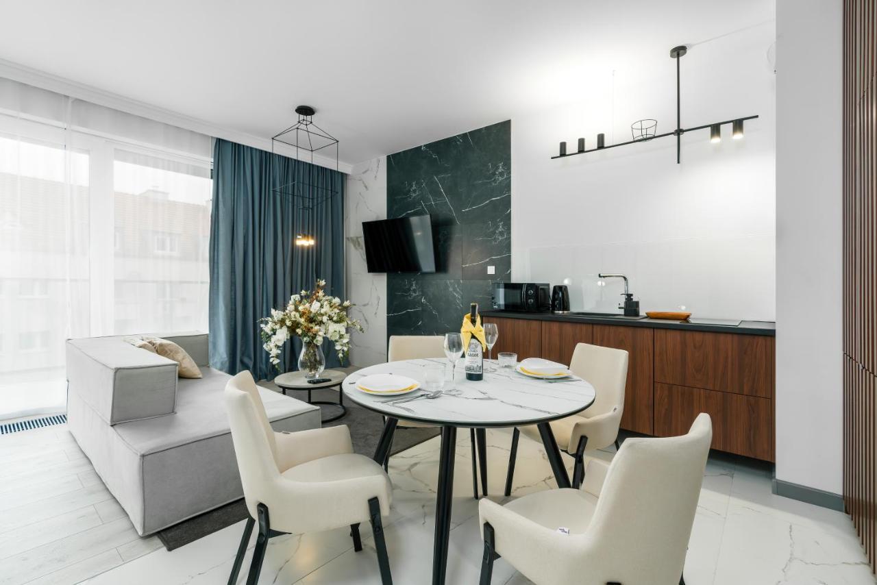 Apartments Poznan Chwaliszewo Residence With Free Garage By Noclegi Renters Exteriör bild