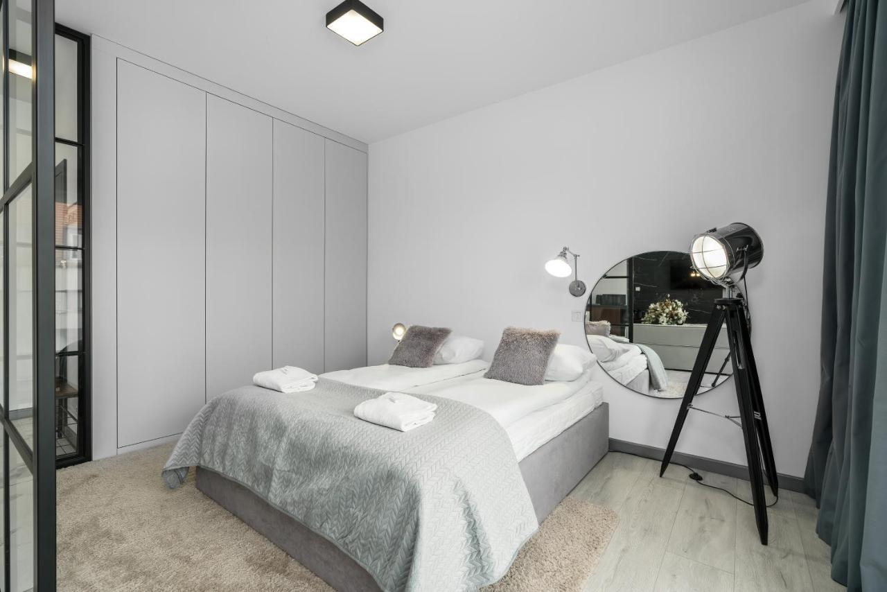 Apartments Poznan Chwaliszewo Residence With Free Garage By Noclegi Renters Exteriör bild