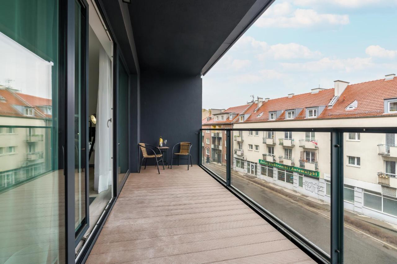 Apartments Poznan Chwaliszewo Residence With Free Garage By Noclegi Renters Exteriör bild
