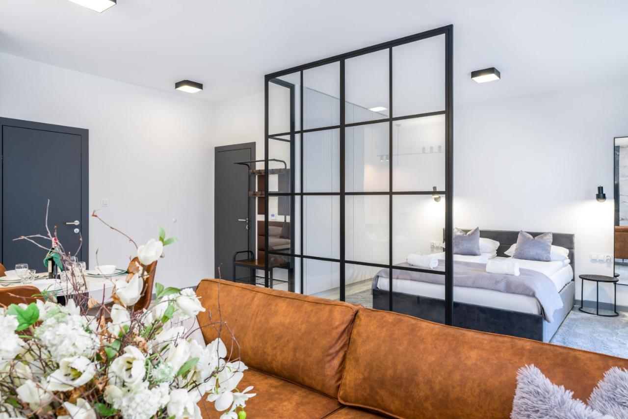 Apartments Poznan Chwaliszewo Residence With Free Garage By Noclegi Renters Exteriör bild